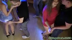 Redare Distractie La Un Majorat In Club Si Se Lasa Cu Futai Dupa Mai Multe Bauturi