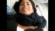 Reproduzir Vizinho amador filmado e fodido em sua buceta peluda