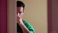Reproduzir A nova moda de colegiais fazendo sexo na webcam e fodendo com o padrasto