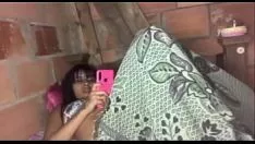 Reproducir Alto y delgado con un deseo sexual que quiere ser humedecido con su orina.