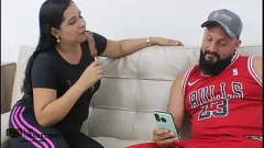 تشغيل Step-Mom تدعوني لملء الآيس كريم الخاص بها مع نائب الرئيس