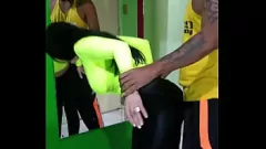تشغيل زيارات MILF البرازيلية وتمتص ديك الكبيرة