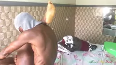 Reproducir Fantasía de masturbación africana de la polla africana: el jefe negro se folla al coño caliente en la fiesta