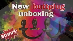Jouer Enorme arrivo di Buttplug! Sessione di allenamento per la signorina Raven's Sex Toys e Femdom
