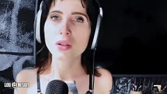 Abspielen Deutsche ASMR Domina Cuckold Abenteuer mit Lou Nesbit und Lia Louise