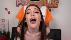 Oynat Seksi Genç Lily Lou'nun Büyük Bir Horozla Yoğun Sert Sikişmesi